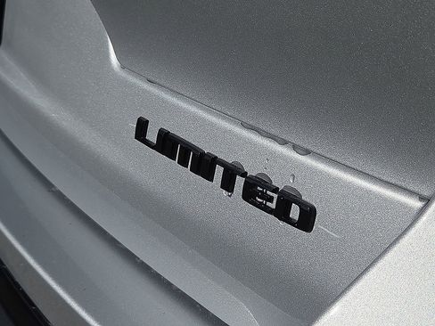 New 2025 Jeep Grand Cherokee L Limited w/ Luxury Tech Group II image 8