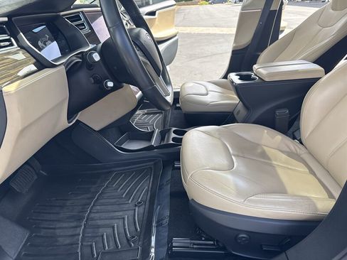 Used 2015 Tesla Model S 70 RWD image 24
