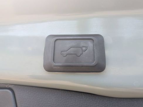 Used 2021 Toyota RAV4 XLE Premium AWD/4WD image 35