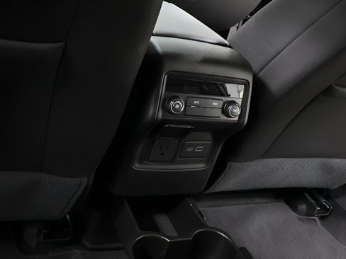 Used 2023 GMC Acadia SLE w/ Driver Convenience Package FWD image 23