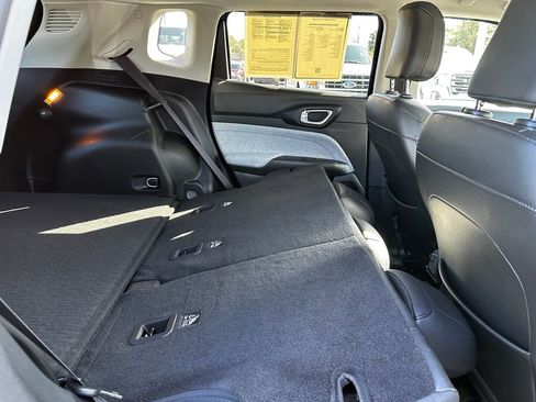 Used 2022 Jeep Compass Latitude image 49