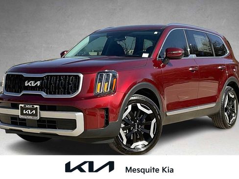 Used 2024 Kia Telluride EX w/ EX Captain's Chair Package image 1