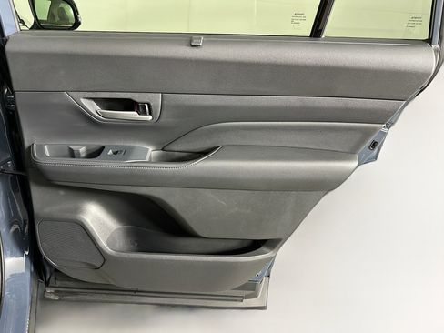 Used 2025 Toyota Grand Highlander XLE image 32