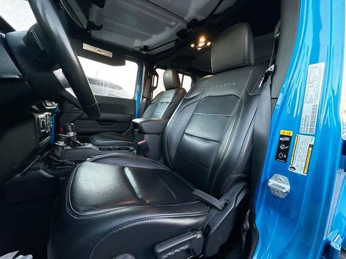 Used 2022 Jeep Wrangler Unlimited Sahara w/ Cold Weather Group image 23