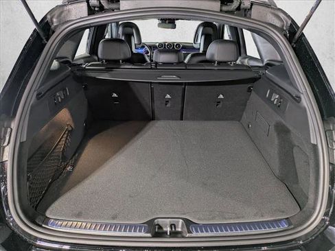 Certified 2025 Mercedes-Benz GLC 300 image 10