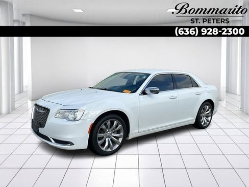Used 2019 Chrysler 300 Touring w/ Chrome Appearance Package image 1