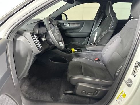 Used 2023 Volvo XC40 Recharge Plus w/ Protection Package Premier image 11