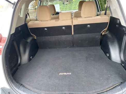 Used 2013 Toyota RAV4 LE image 19