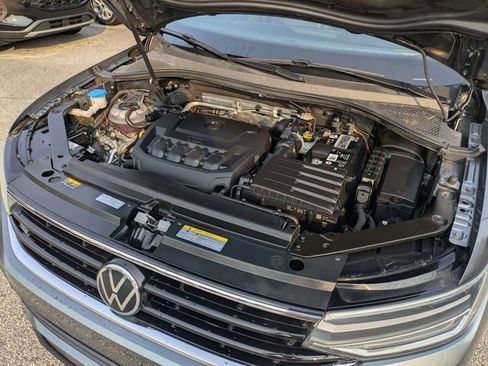 Used 2022 Volkswagen Tiguan SE R-Line FWD image 40