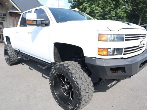 Used 2017 Chevrolet Silverado 2500 High Country w/ Duramax Plus Package AWD/4WD image 3