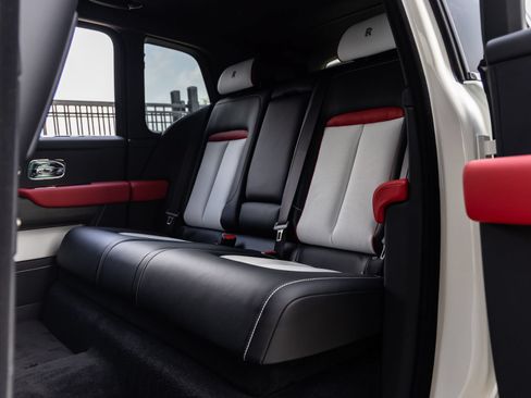 New 2026 Rolls-Royce Cullinan AWD/4WD image 44