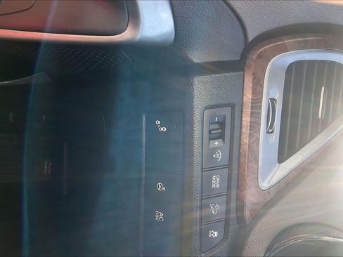 Used 2017 Hyundai Santa Fe Limited FWD image 30