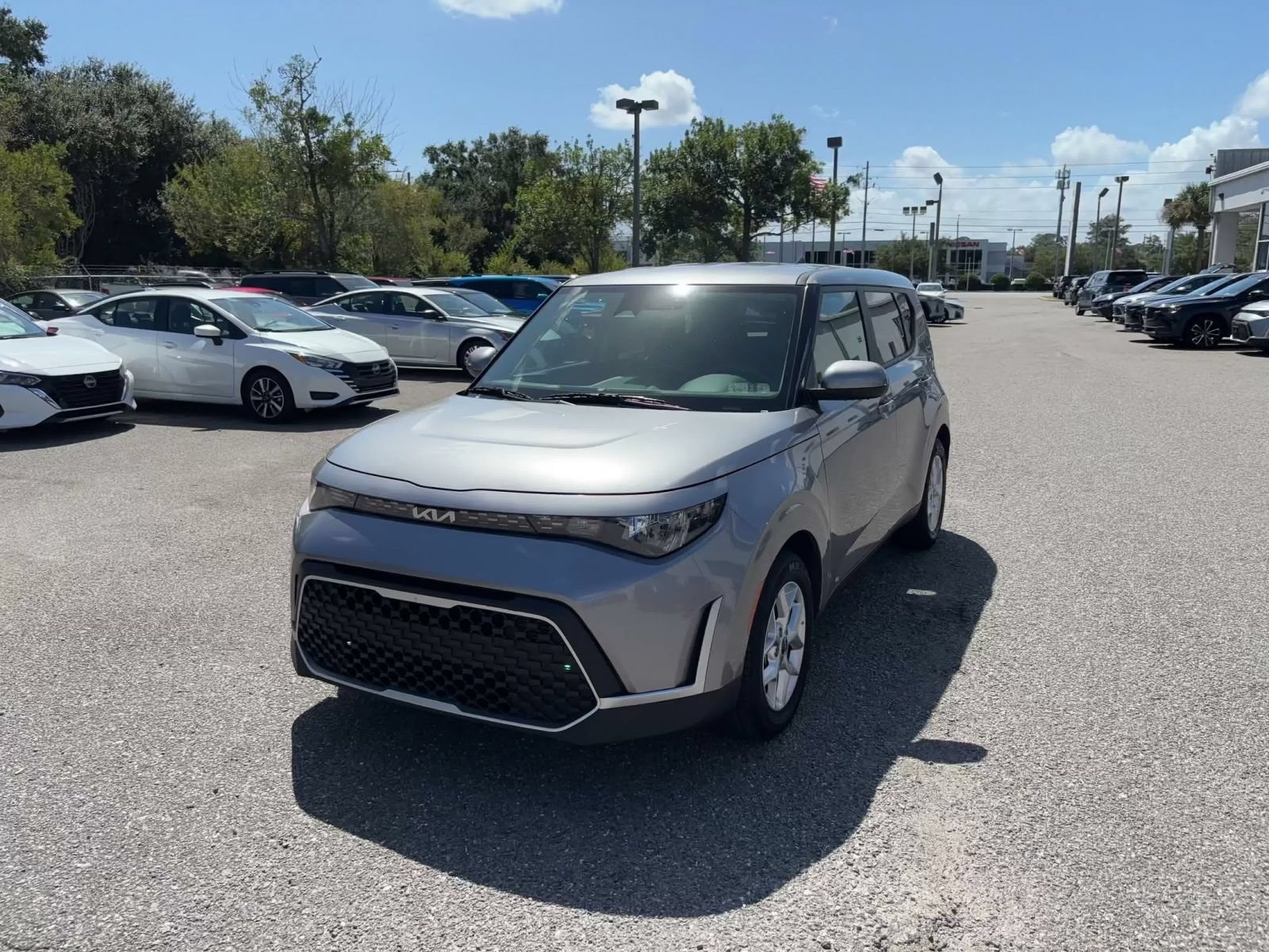 Used 2025 Kia Soul LX w/ LX Technology Package FWD image 4