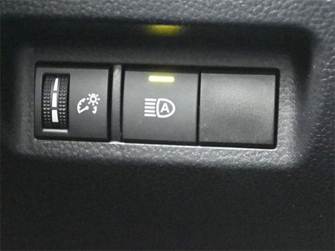 Used 2019 Toyota RAV4 LE image 26