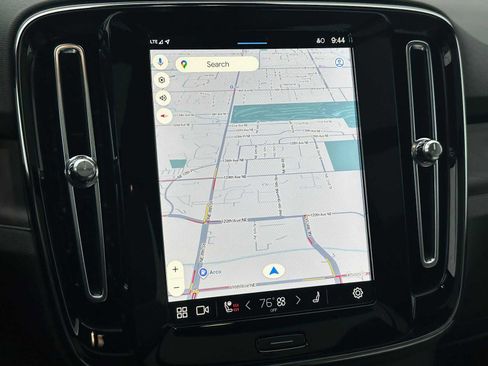 Certified 2023 Volvo XC40 Recharge Ultimate image 27