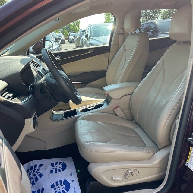 Used 2019 Lincoln MKC Reserve w/ MKC Climate Package AWD/4WD image 5