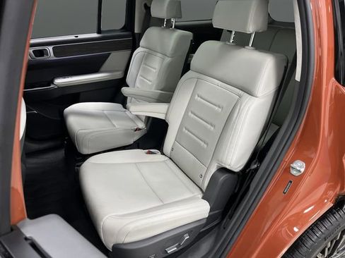 Used 2025 Hyundai Santa Fe Calligraphy image 32