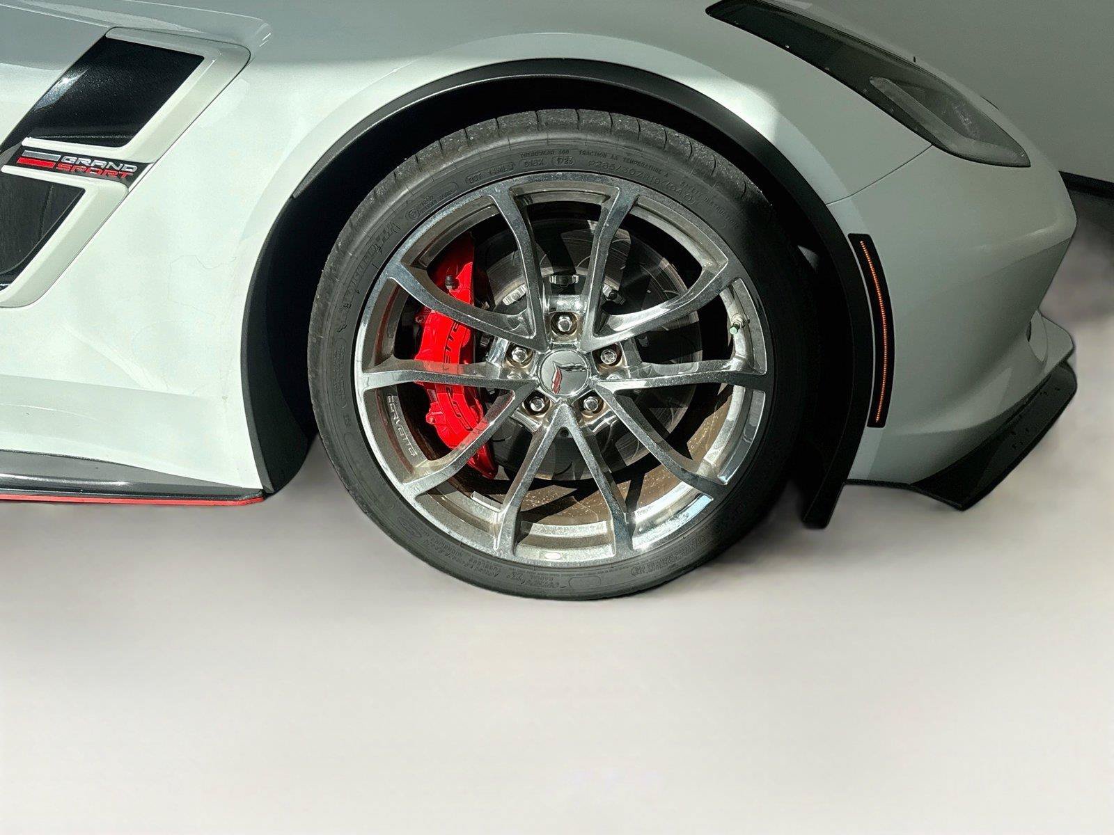 Used 2019 Chevrolet Corvette Grand Sport w/ Carbon Flash Badge Package RWD image 25