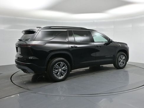 Used 2024 Chevrolet Traverse LT image 24