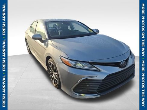 Used 2022 Toyota Camry XLE FWD image 1