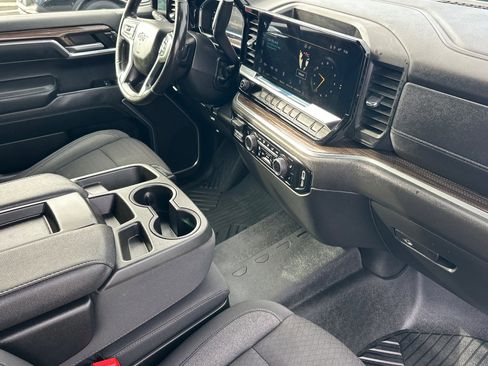 Used 2022 Chevrolet Silverado 1500 RST image 15