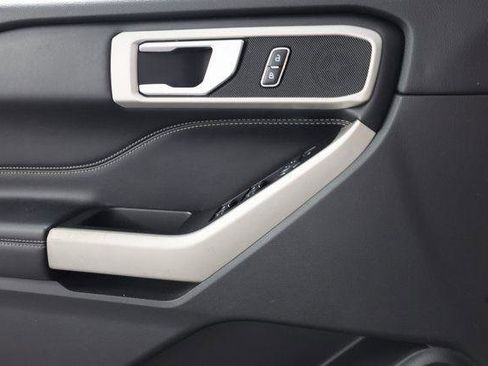 Used 2022 Ford Explorer XLT w/ Equipment Group 202A image 23