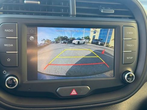 Certified 2025 Kia Soul LX image 21