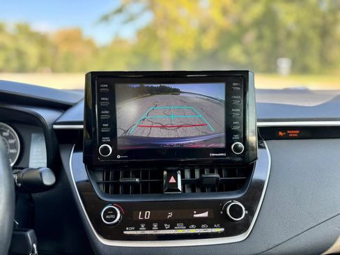 Used 2022 Toyota Corolla LE FWD image 21
