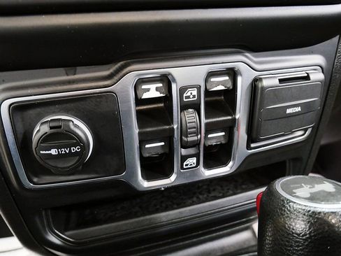 Used 2021 Jeep Wrangler Unlimited Sport image 27