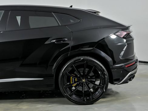 Used 2019 Lamborghini Urus image 9