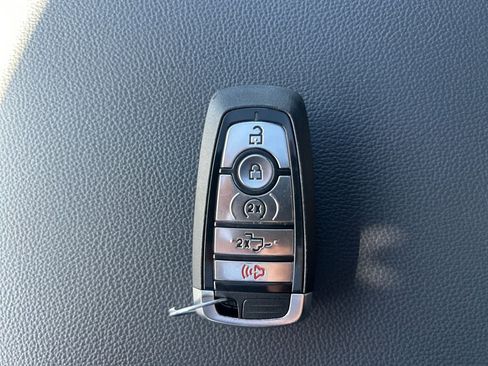Used 2025 Ford F150 Lariat AWD/4WD image 31