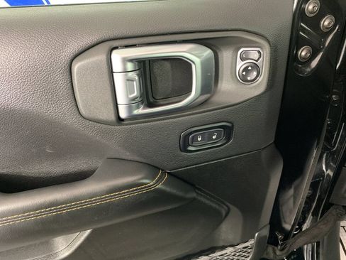 Used 2025 Jeep Wrangler Unlimited Sahara AWD/4WD image 14