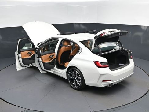 Certified 2025 BMW 330i Sedan RWD image 2