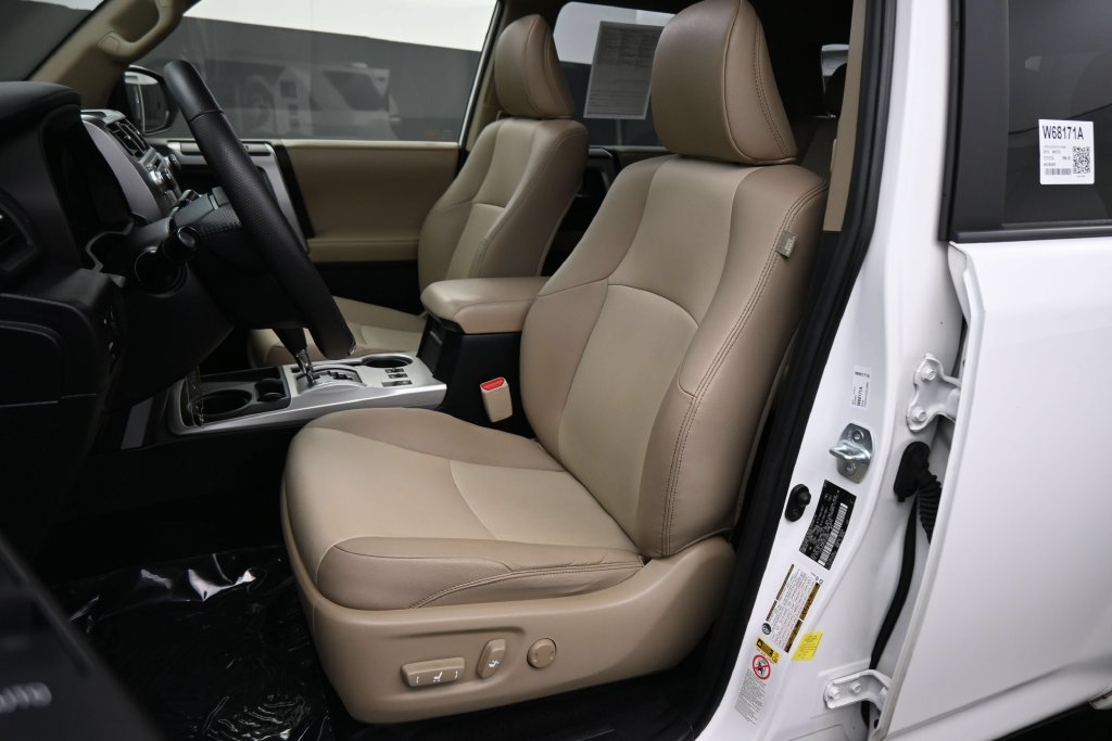 Used 2016 Toyota 4Runner SR5 Premium RWD image 14