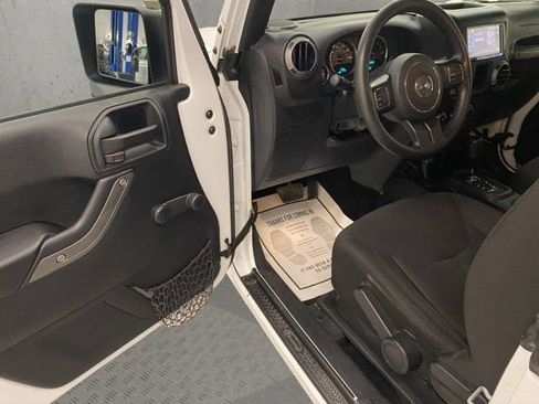 Used 2017 Jeep Wrangler Sport AWD/4WD image 17