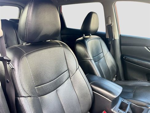 Used 2017 Nissan Rogue SL w/ SL Premium Package image 29