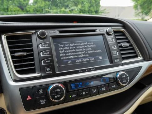 Used 2019 Toyota Highlander Limited FWD image 33
