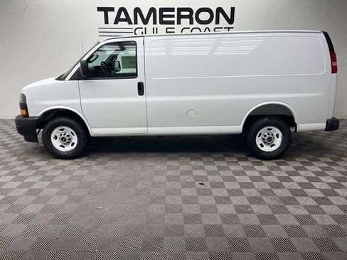 New 2026 GMC Savana 2500 RWD image 2