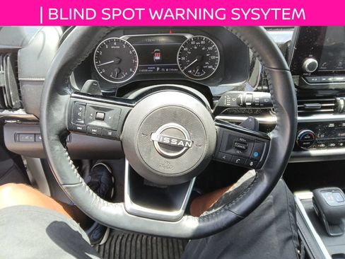 Used 2022 Nissan Pathfinder SV w/ SV Black Package FWD image 13