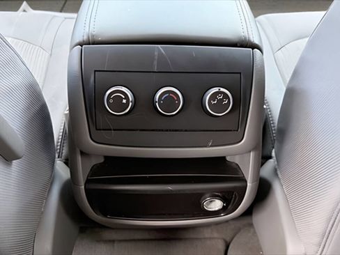 Used 2011 Chevrolet Traverse LS FWD image 16