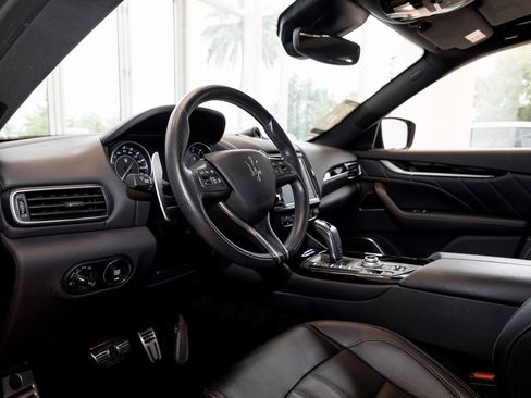 Used 2021 Maserati Levante S GranSport image 21