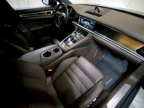 Used 2018 Porsche Panamera 4 Executive image 5
