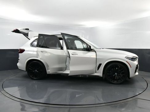 Used 2022 BMW X5 M50i w/ Executive Package AWD/4WD image 40