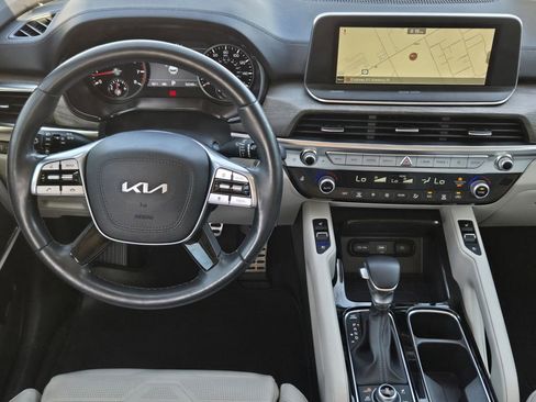 Certified 2022 Kia Telluride SX w/ SX Prestige Package image 26