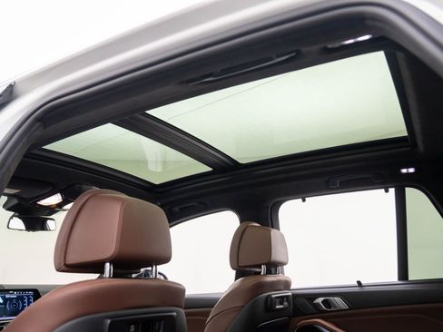 Used 2020 BMW X5 M50i w/ Executive Package image 18