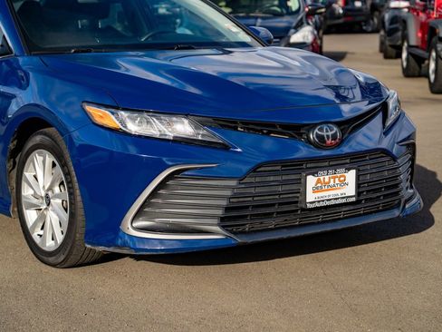 Used 2023 Toyota Camry LE FWD image 6