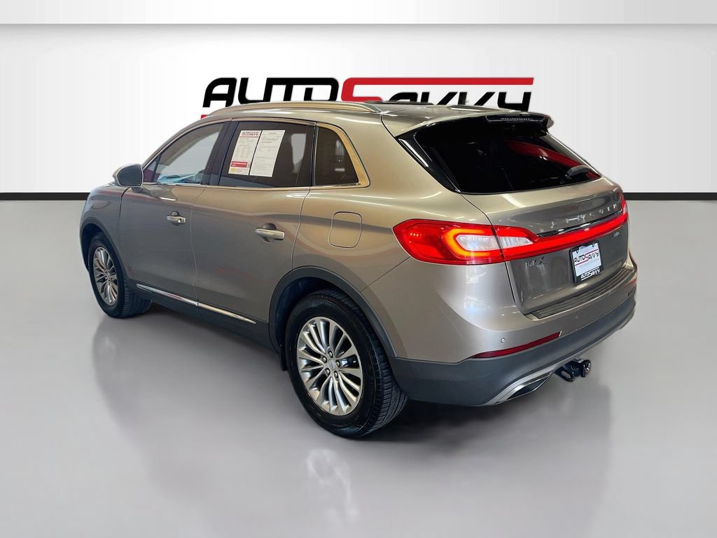 Used 2018 Lincoln MKX Select w/ Select Plus Package AWD/4WD image 5