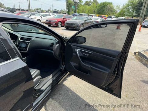 Used 2018 Nissan Altima 2.5 SR w/ SR Special Edition image 12