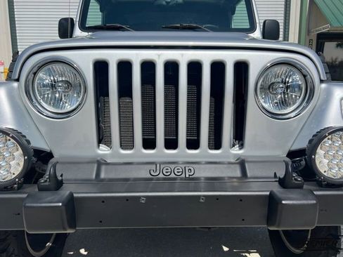 Used 2005 Jeep Wrangler Unlimited image 38