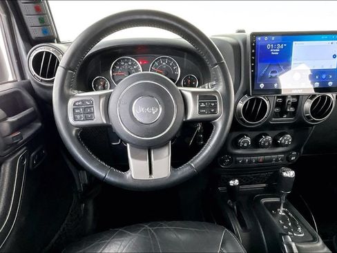 Used 2018 Jeep Wrangler Unlimited Sahara AWD/4WD image 6